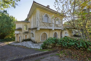 maison a renover à la vente -   83440  MONTAUROUX, surface 240 m2 vente maison a renover - UBI446683796